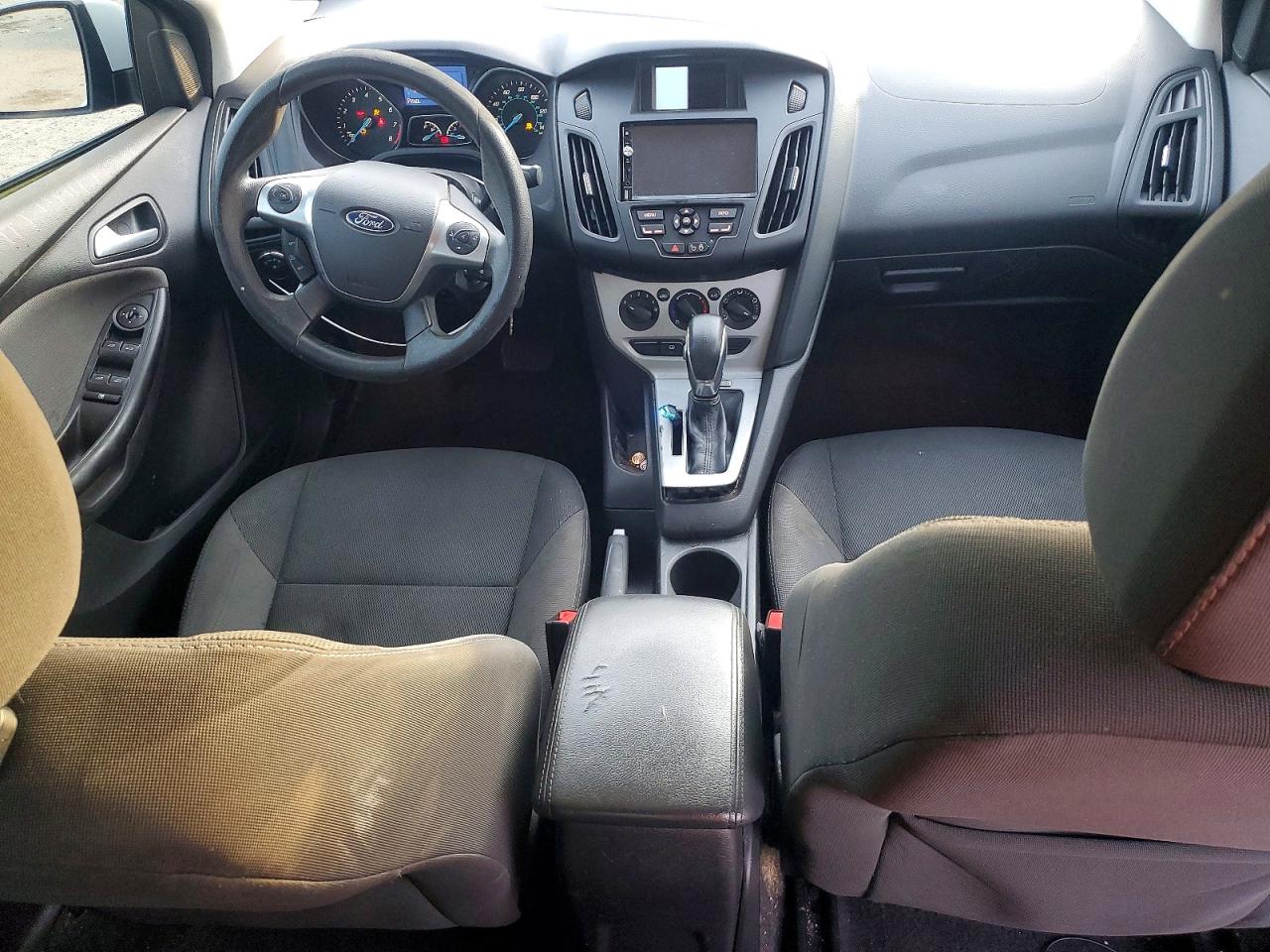 2014 FORD FOCUS SE photo 15