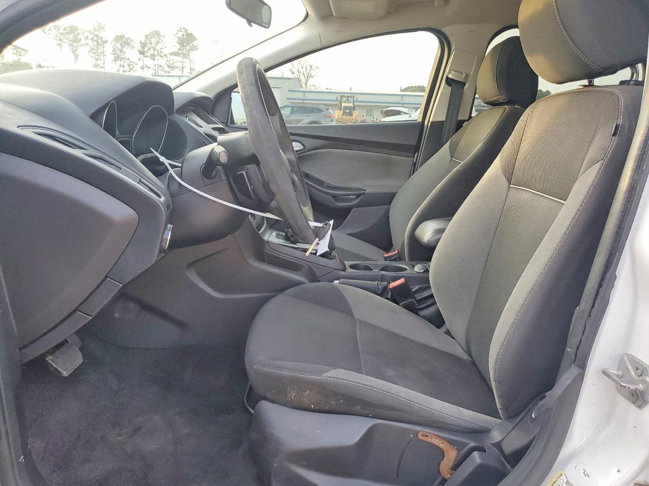 2014 FORD FOCUS SE photo 13