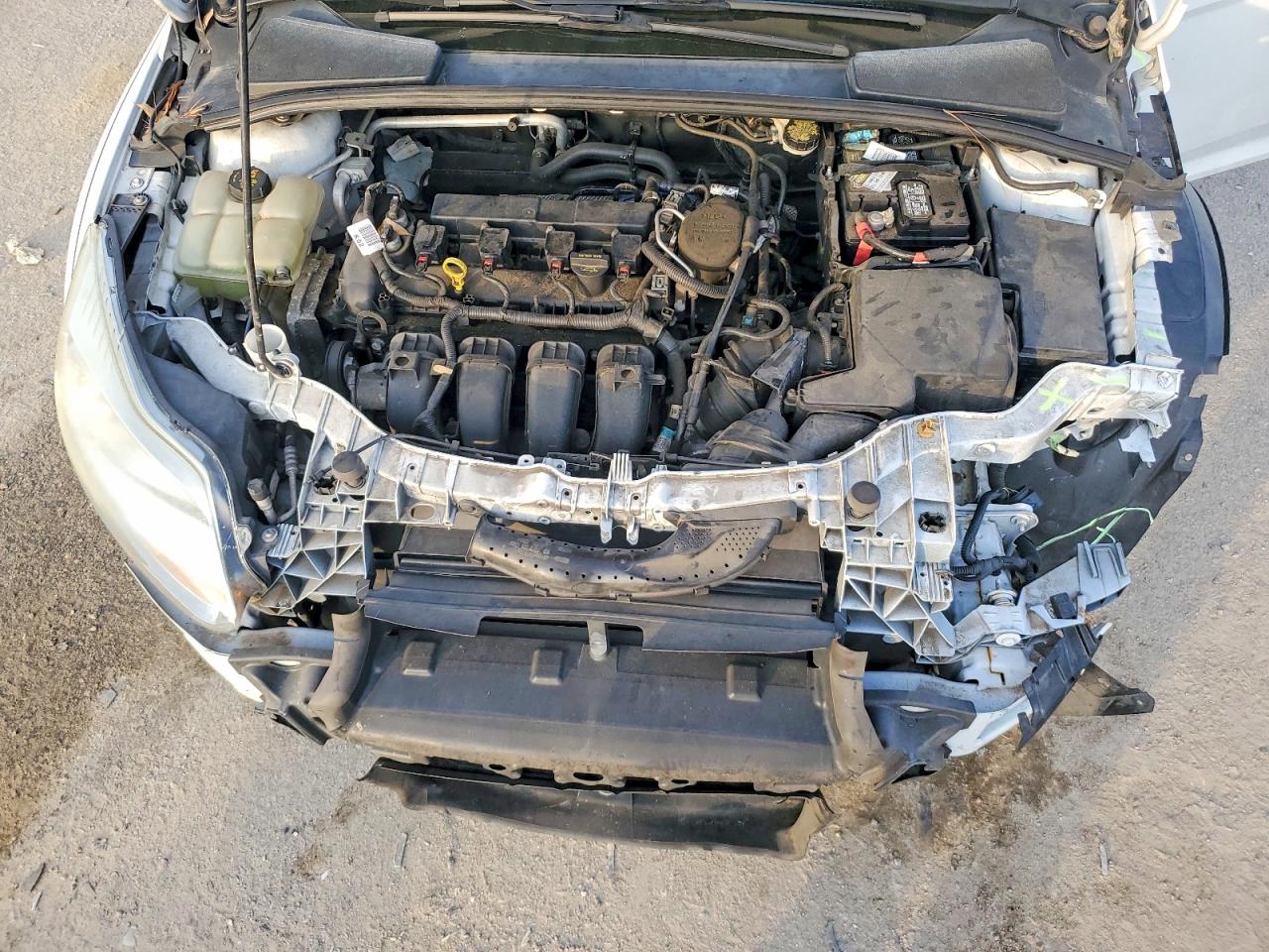 2014 FORD FOCUS SE photo 21