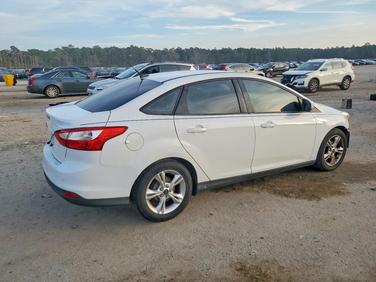2014 FORD FOCUS SE photo 5