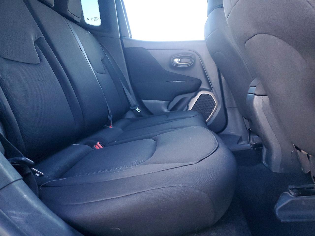 2017 JEEP RENEGADE SPORT photo 21