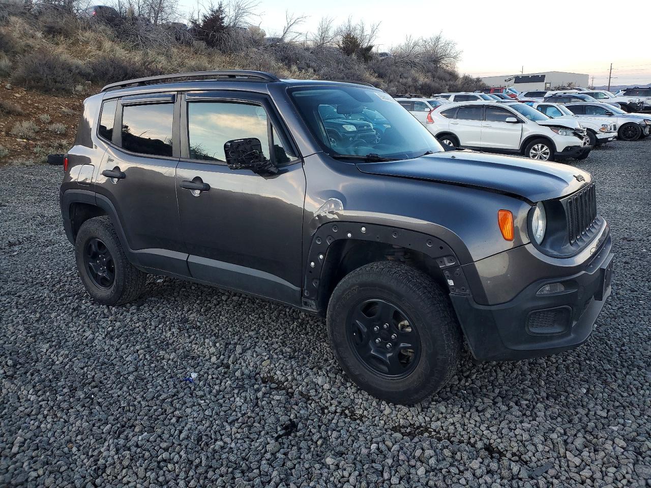 2017 JEEP RENEGADE SPORT photo 7