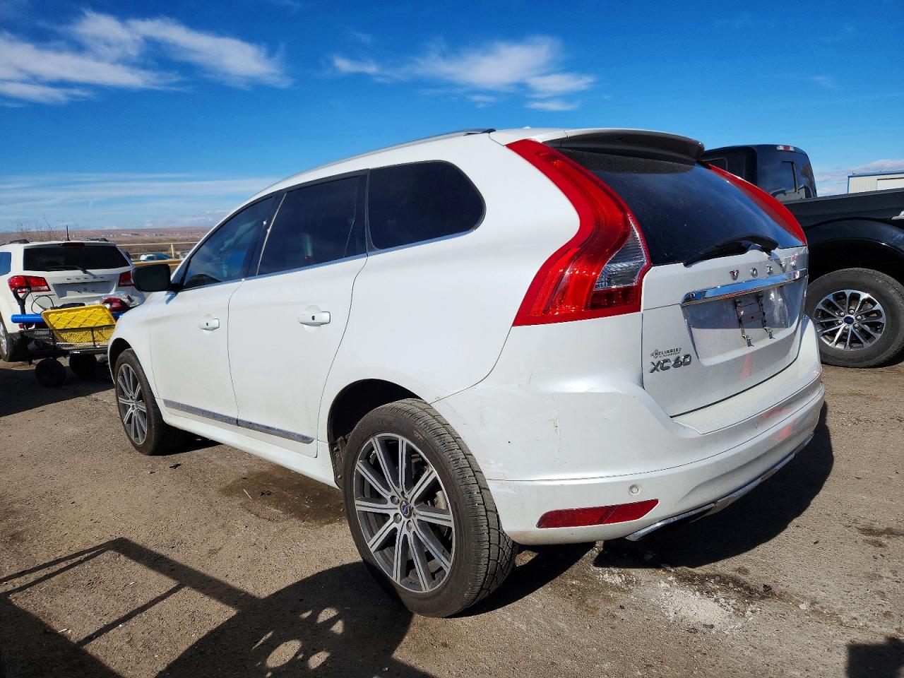 2015 VOLVO XC60 T6 PLATINUM photo 2