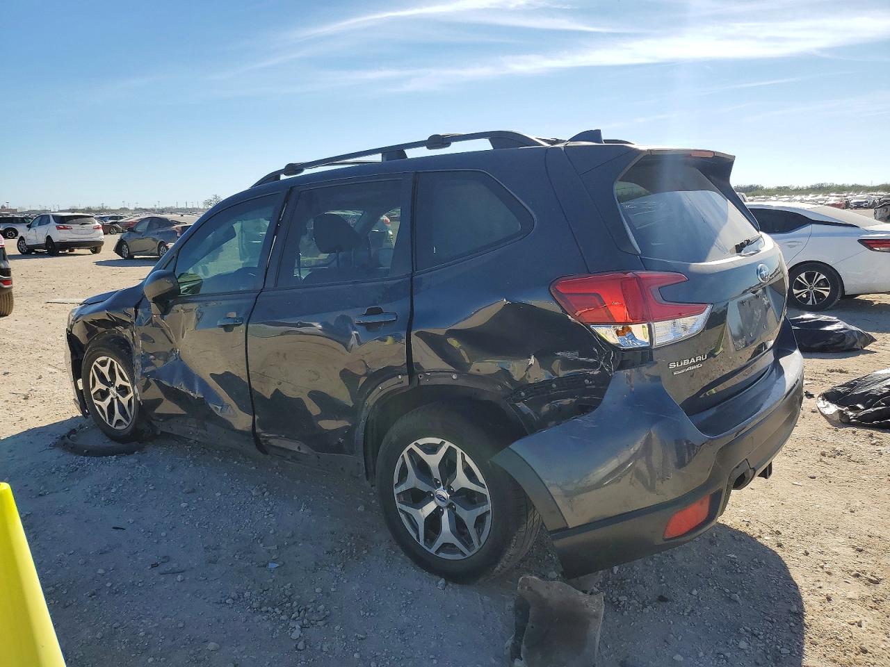 2019 SUBARU FORESTER PREMIUM photo 2