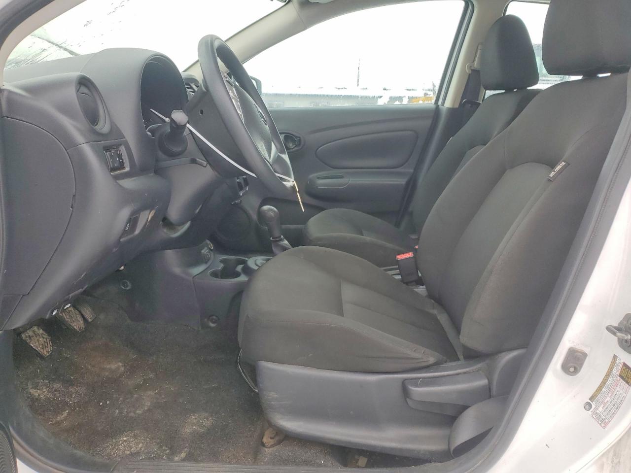 2019 NISSAN VERSA S photo 7