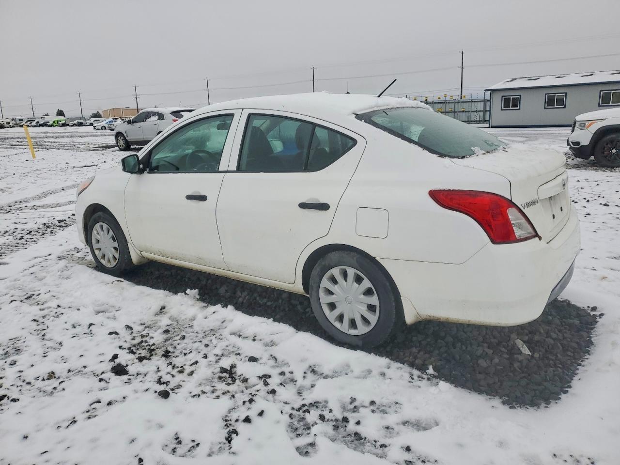 2019 NISSAN VERSA S photo 2