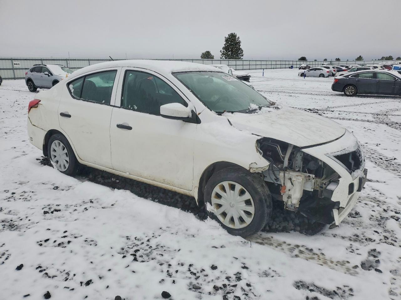 2019 NISSAN VERSA S photo 4