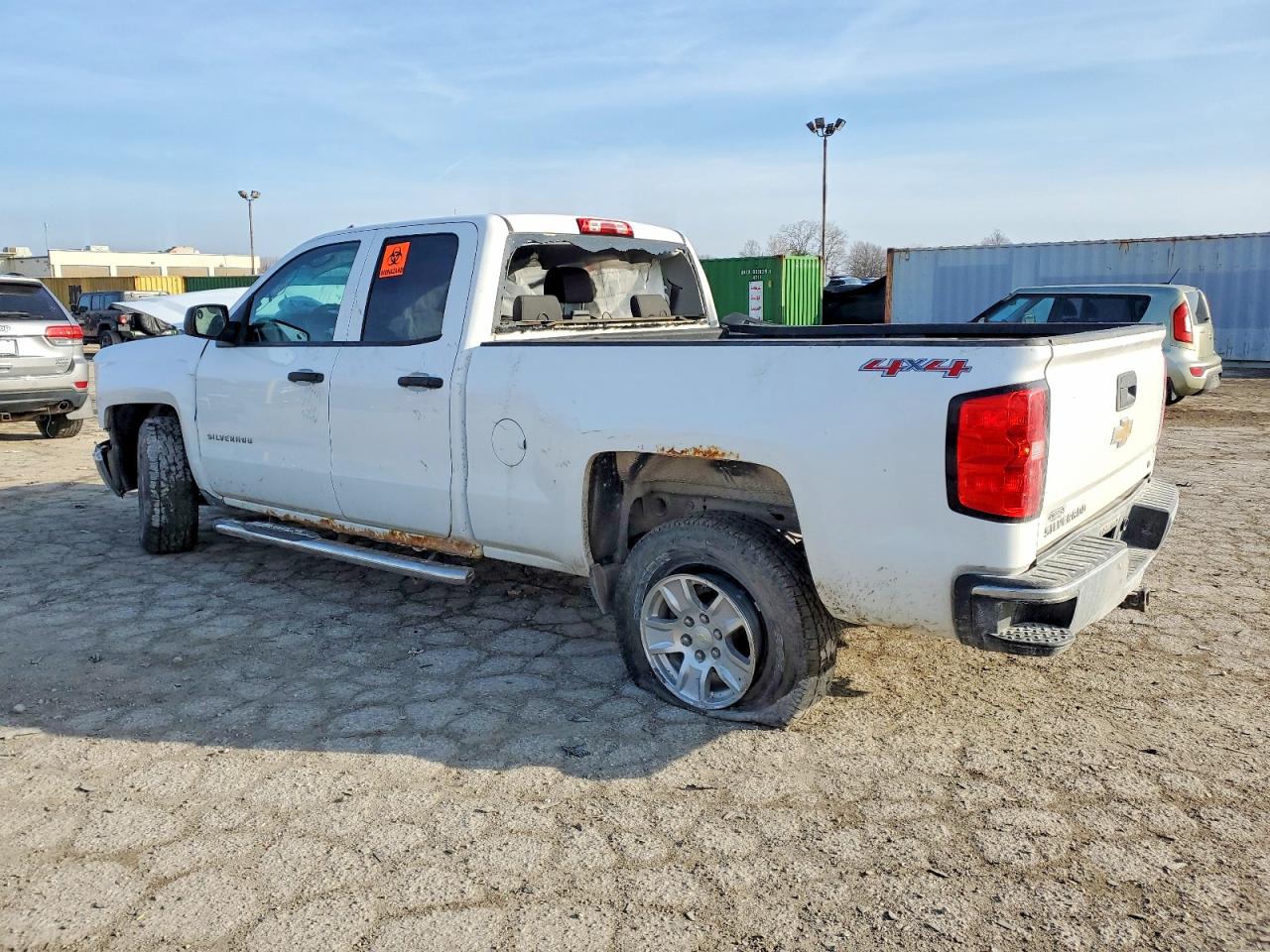 2014 CHEVROLET SILVERADO K1500 LT photo 2