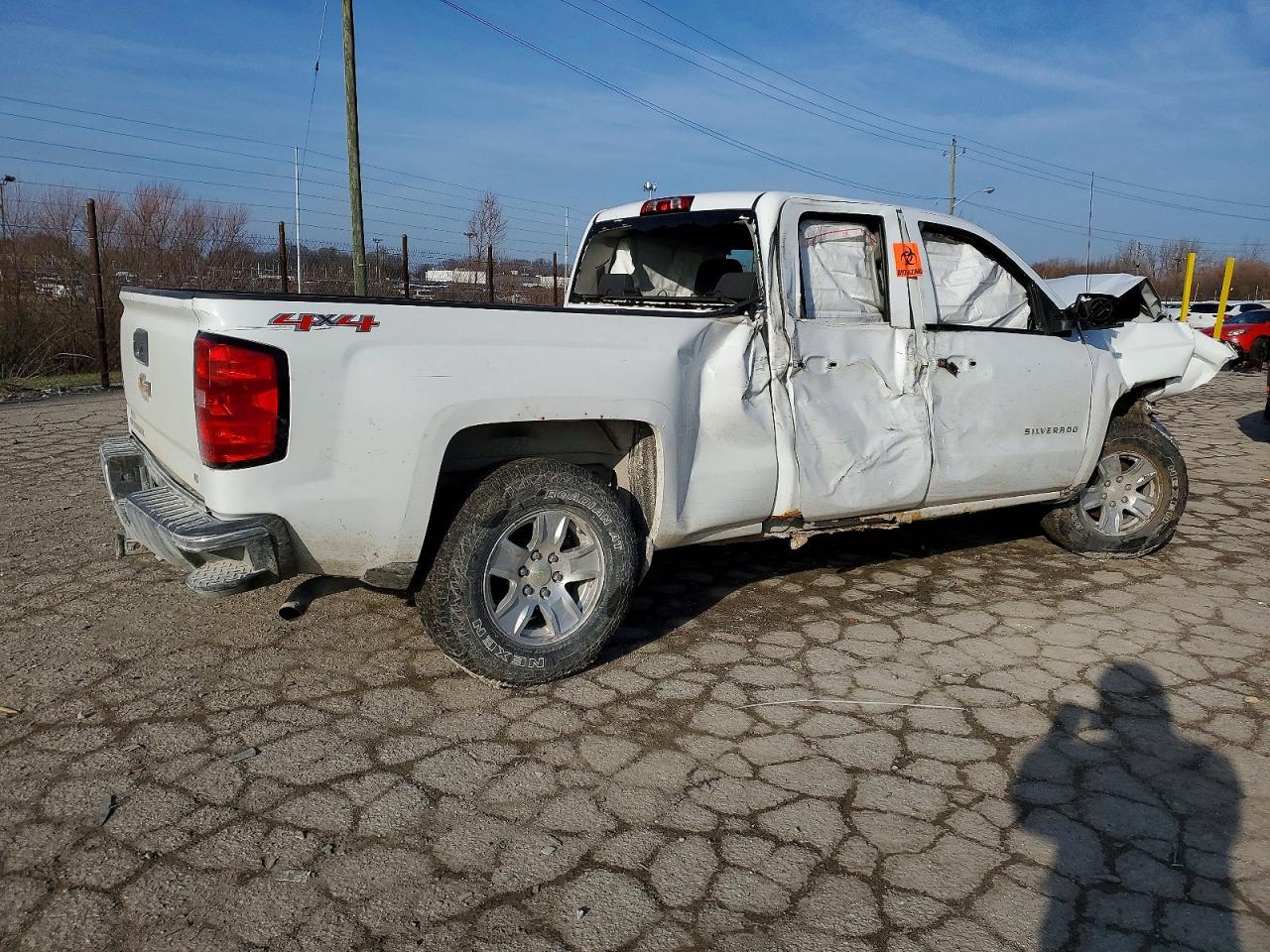 2014 CHEVROLET SILVERADO K1500 LT photo 3