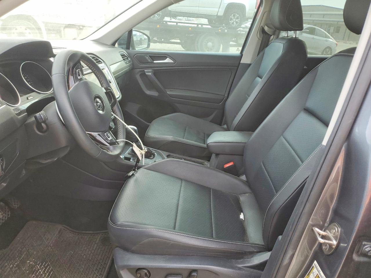 2021 VOLKSWAGEN TIGUAN SE photo 7
