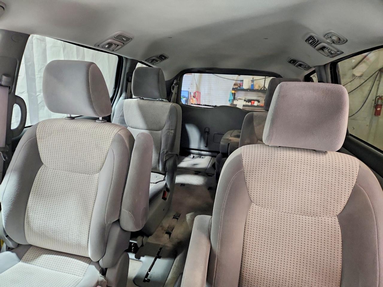 2009 TOYOTA SIENNA CE photo 10