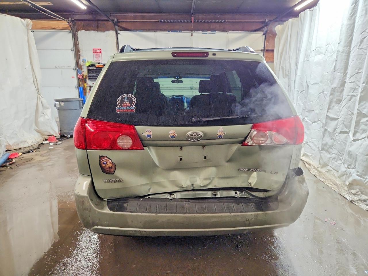 2009 TOYOTA SIENNA CE photo 6