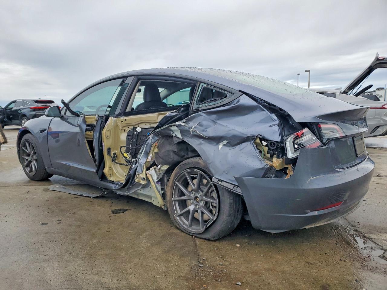 2023 TESLA MODEL 3 photo 2