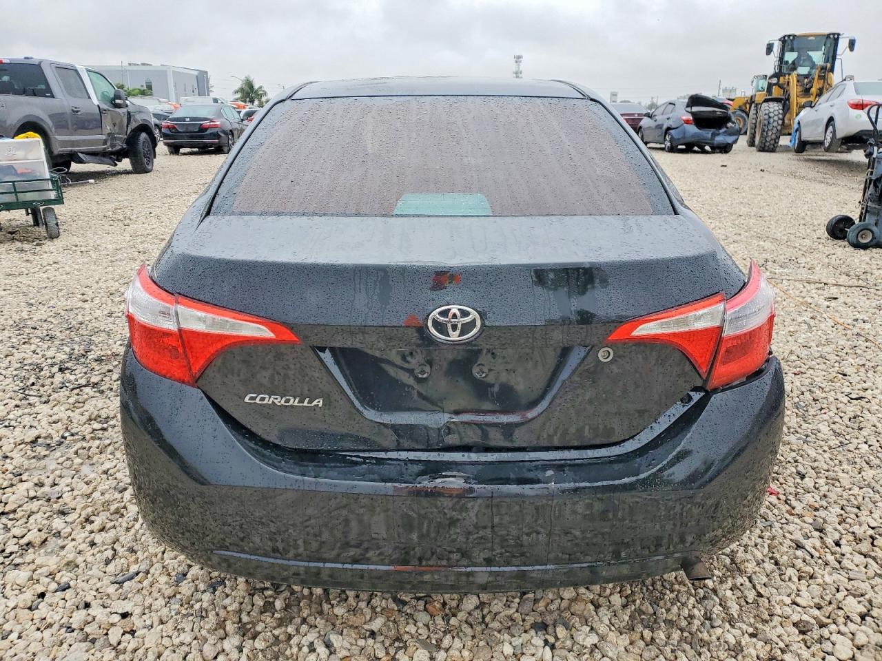 2015 TOYOTA COROLLA L photo 11