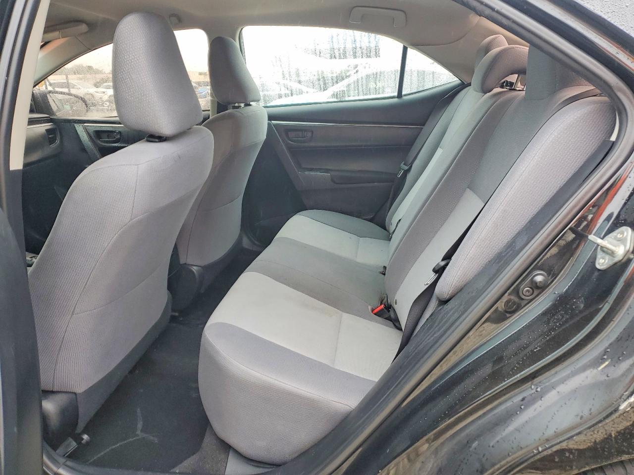 2015 TOYOTA COROLLA L photo 19