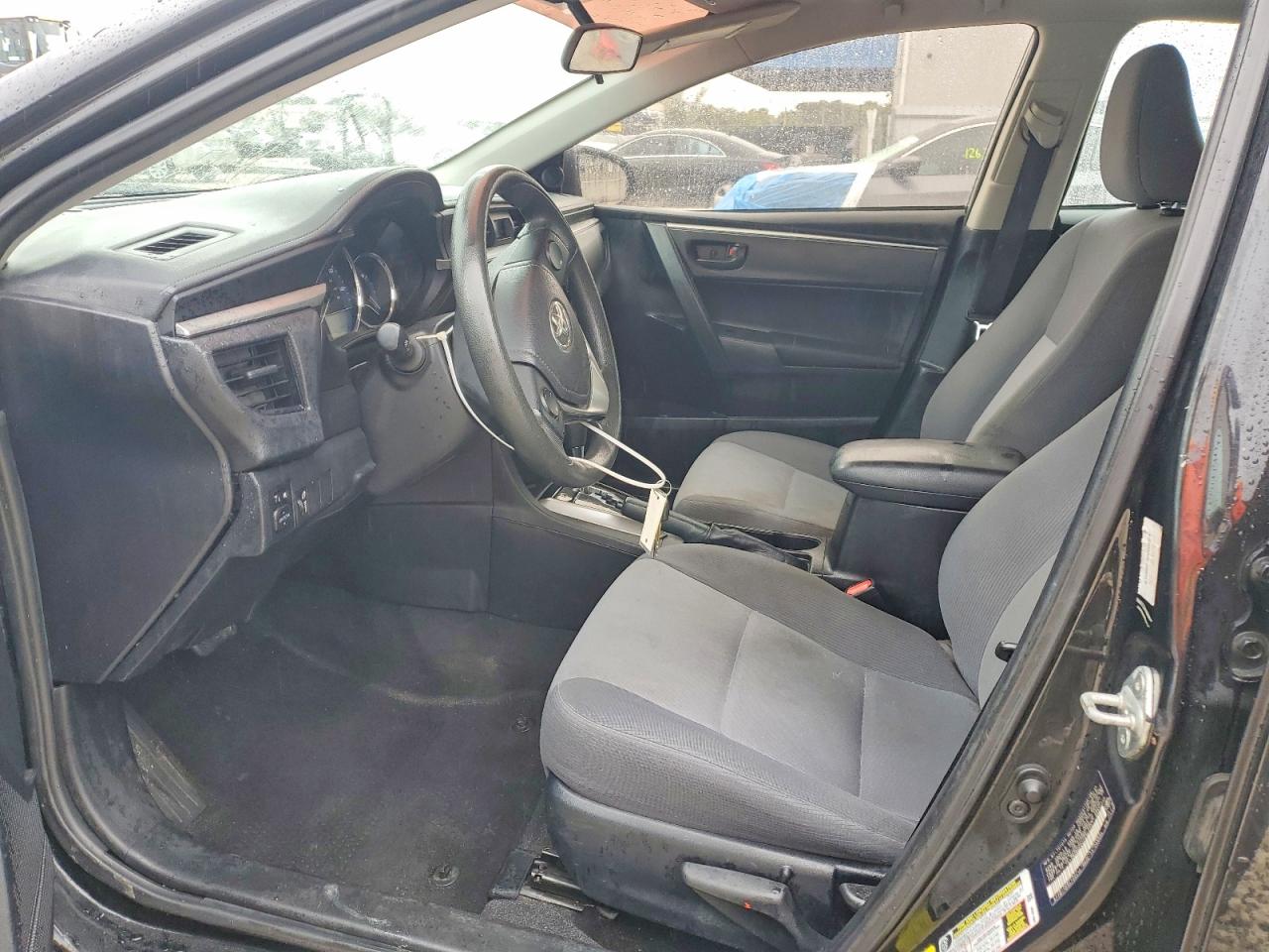 2015 TOYOTA COROLLA L photo 13