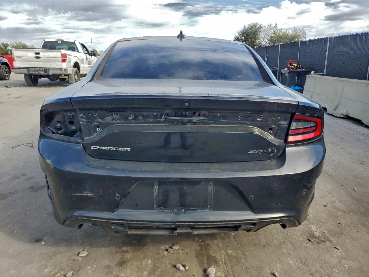 2017 DODGE CHARGER SRT HELLCAT photo 6