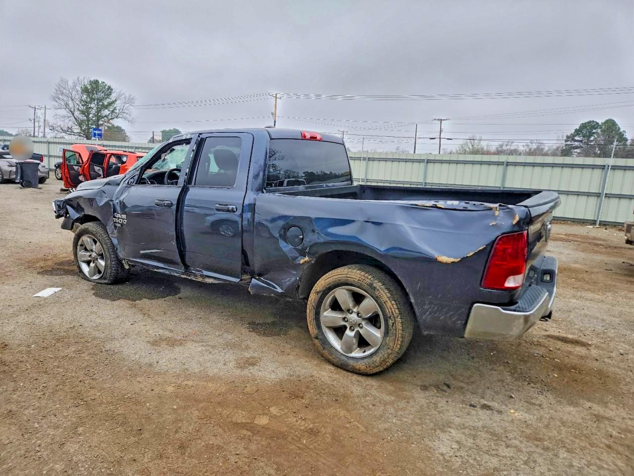 2019 RAM 1500 CLASSIC TRADESMAN photo 2