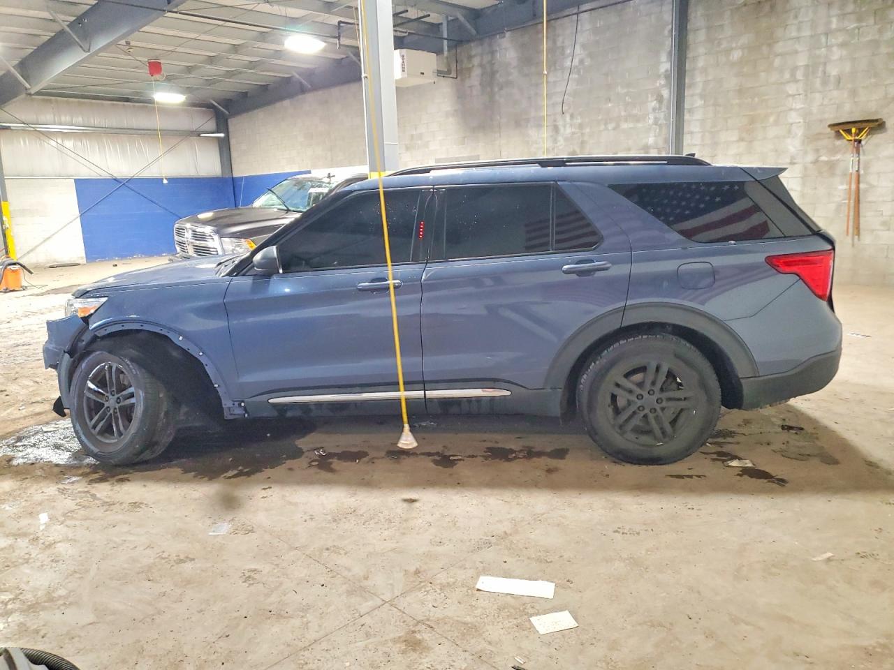 2021 FORD EXPLORER XLT photo 3