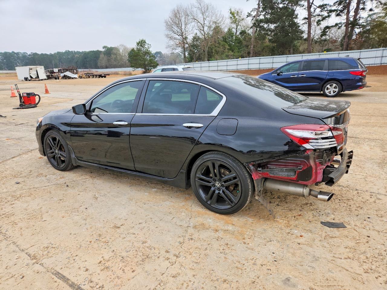 2016 HONDA ACCORD SPORT photo 2