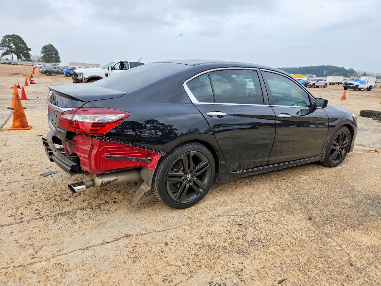 2016 HONDA ACCORD SPORT photo 3
