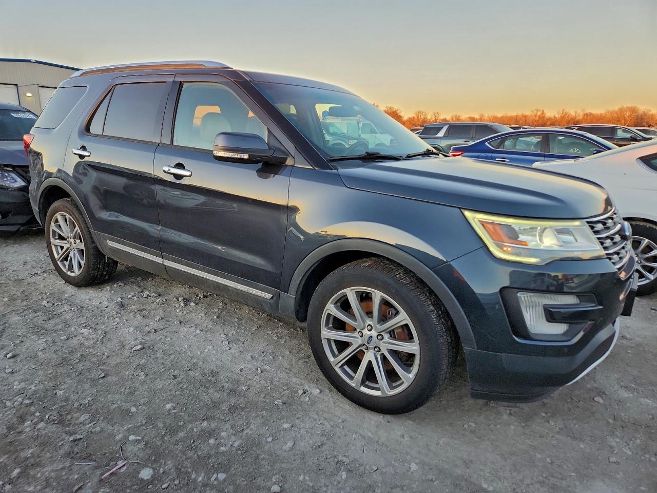 2017 FORD EXPLORER LIMITED photo 4