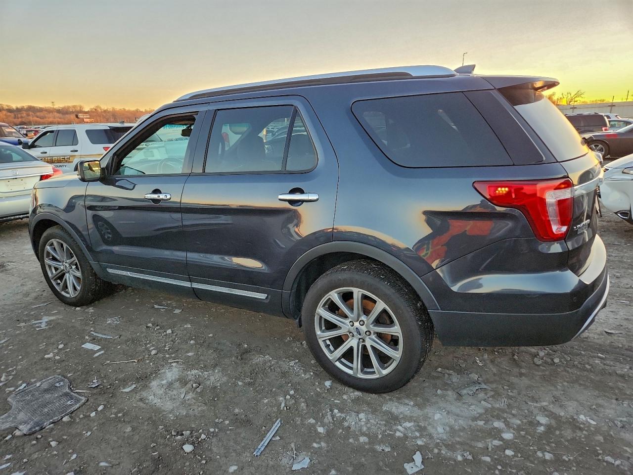 2017 FORD EXPLORER LIMITED photo 2