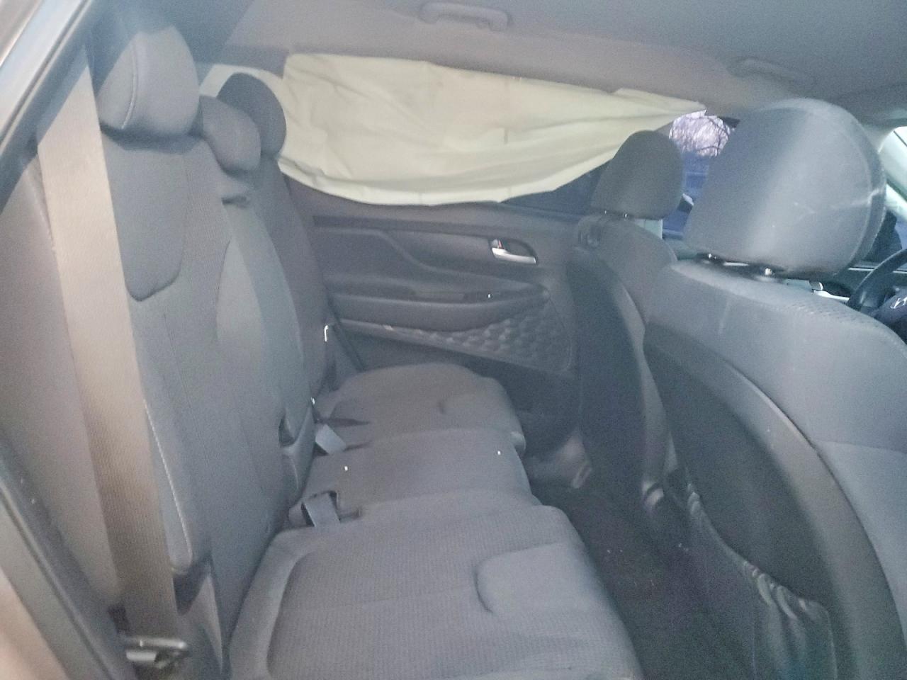 2019 HYUNDAI SANTA FE SE photo 10