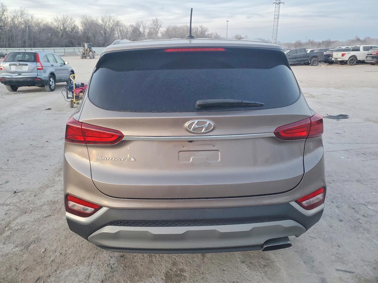2019 HYUNDAI SANTA FE SE photo 6