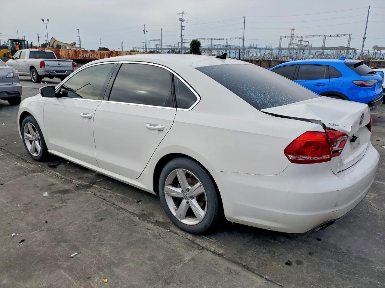 2015 VOLKSWAGEN PASSAT SE photo 2