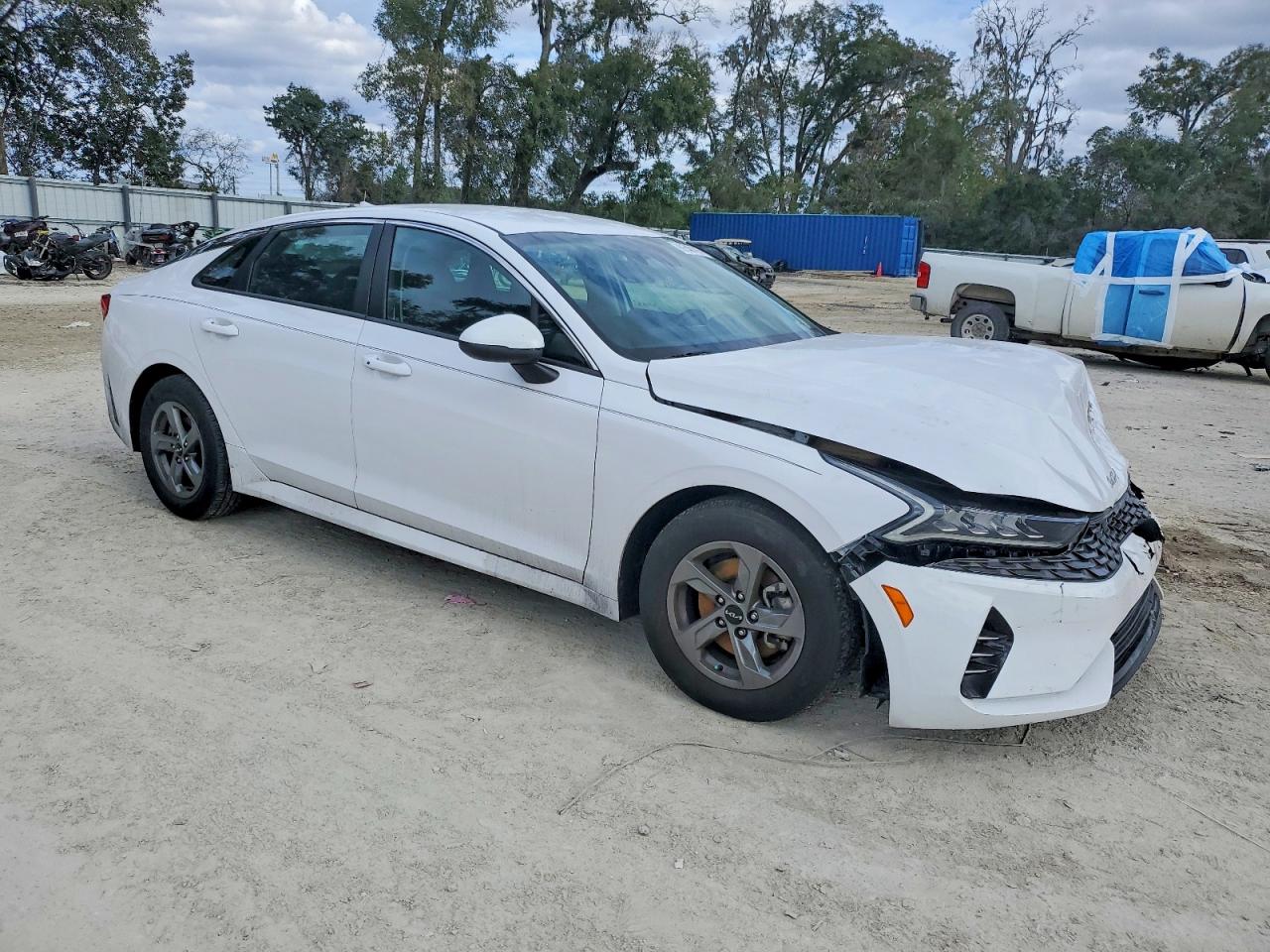 2023 KIA K5 LXS photo 4