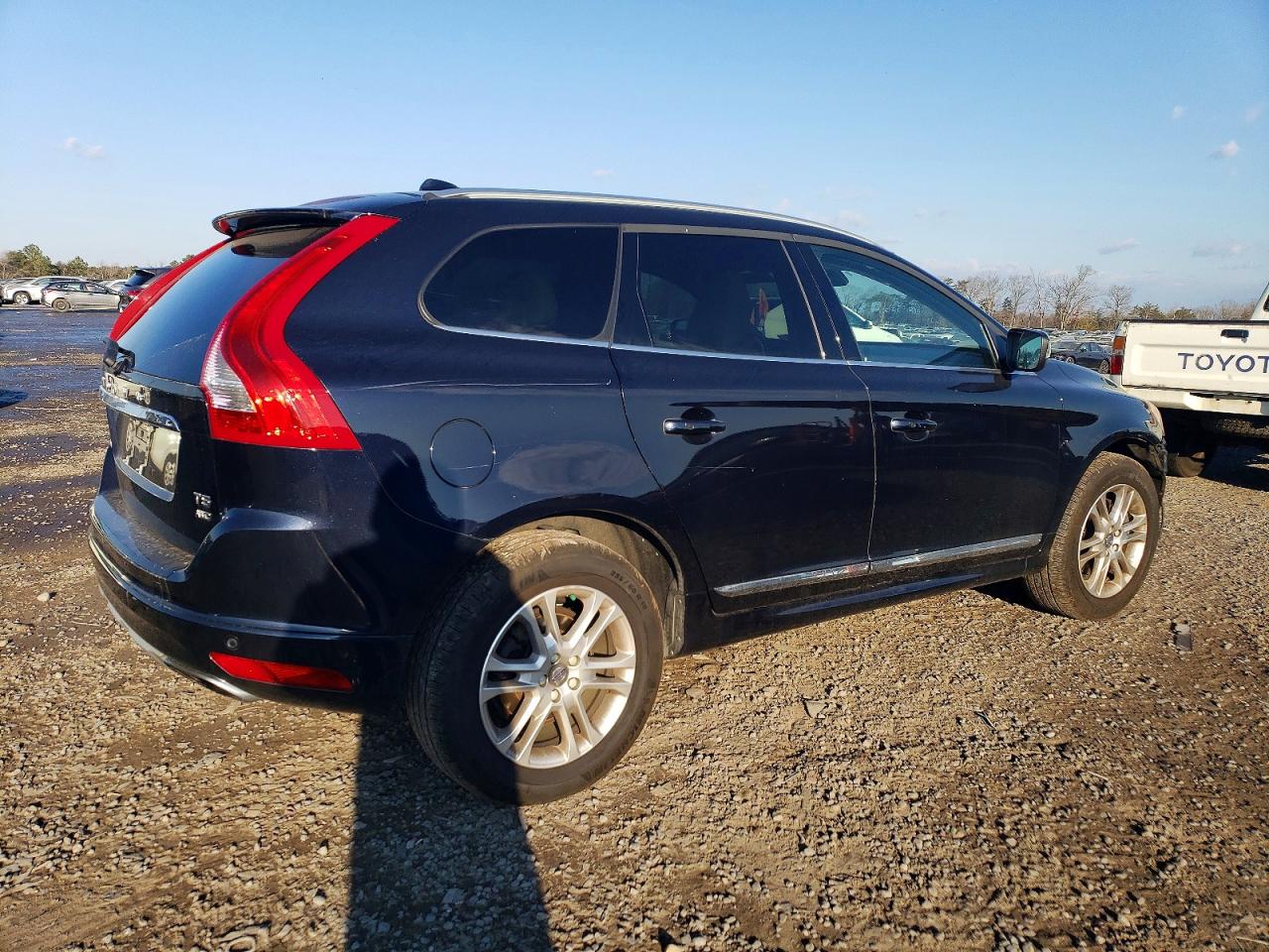 2016 VOLVO XC60 T5 PREMIER photo 3