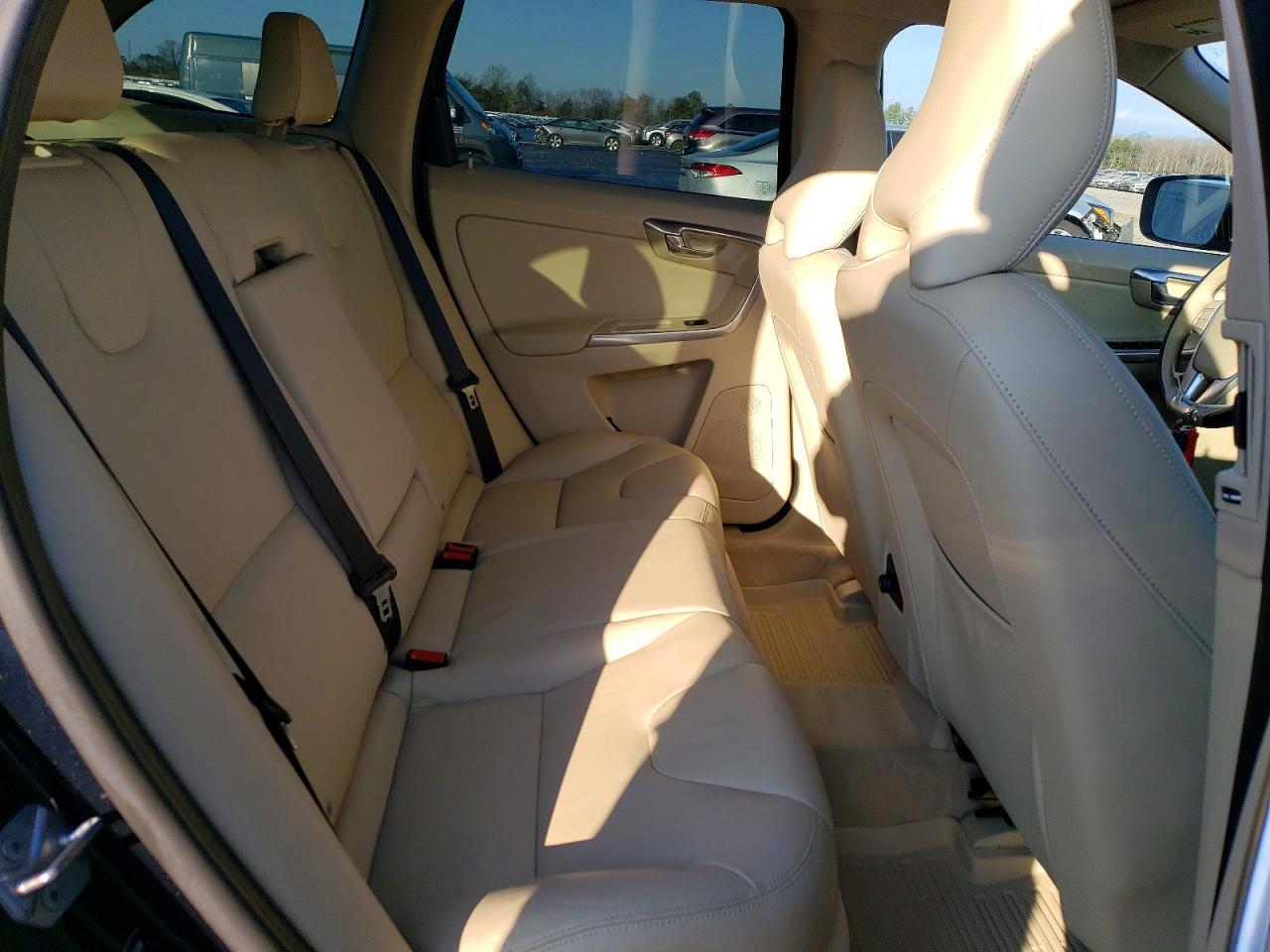 2016 VOLVO XC60 T5 PREMIER photo 11
