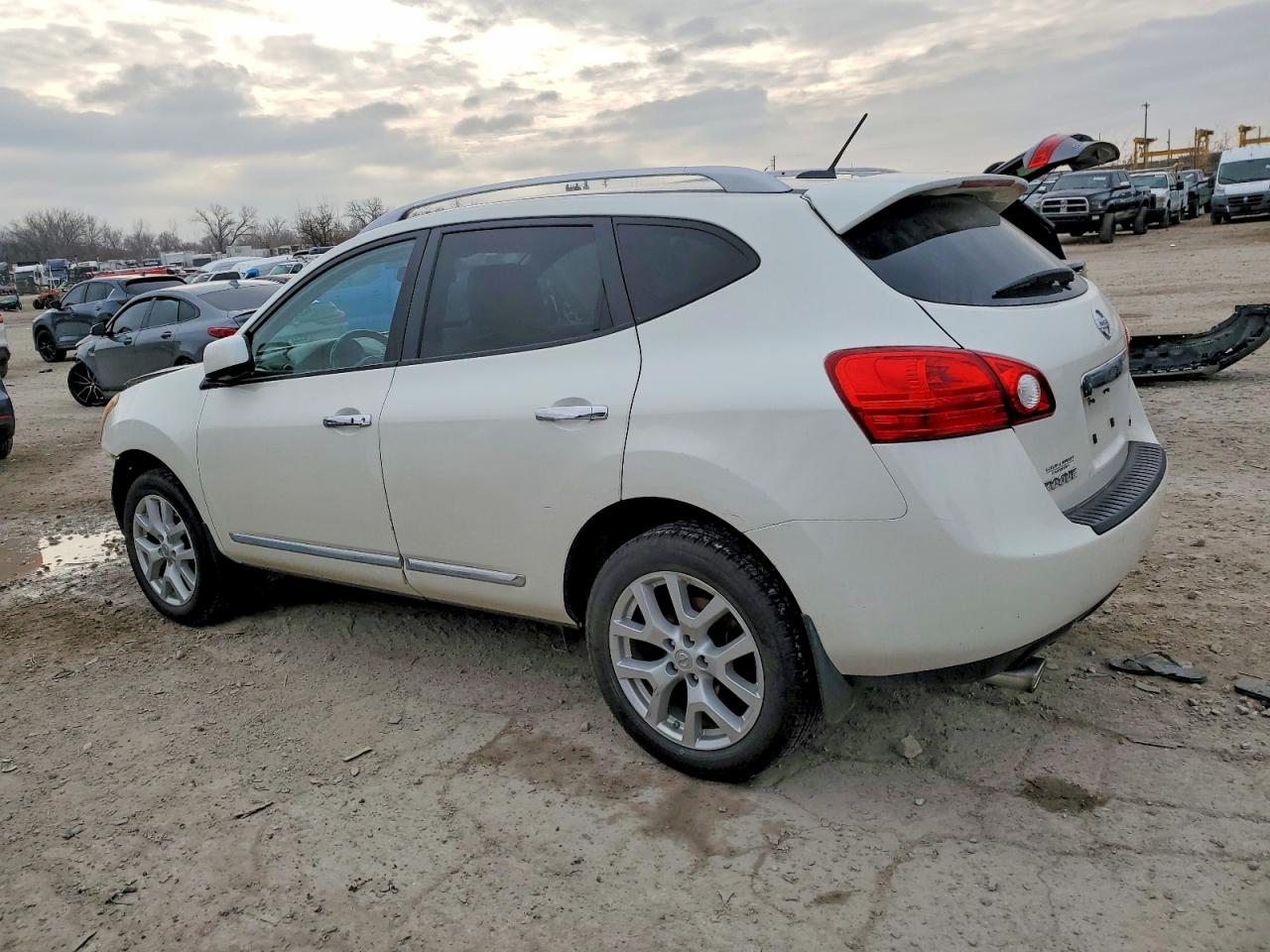 2013 NISSAN ROGUE S photo 2