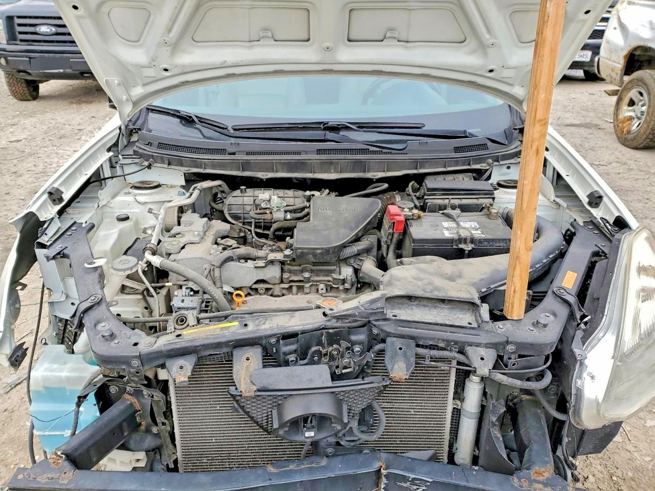 2013 NISSAN ROGUE S photo 12