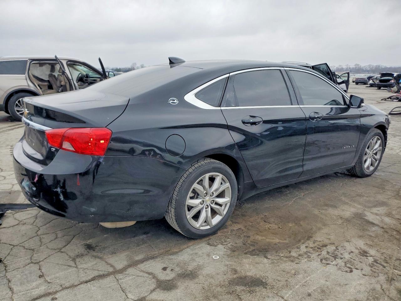 2018 CHEVROLET IMPALA LT photo 3
