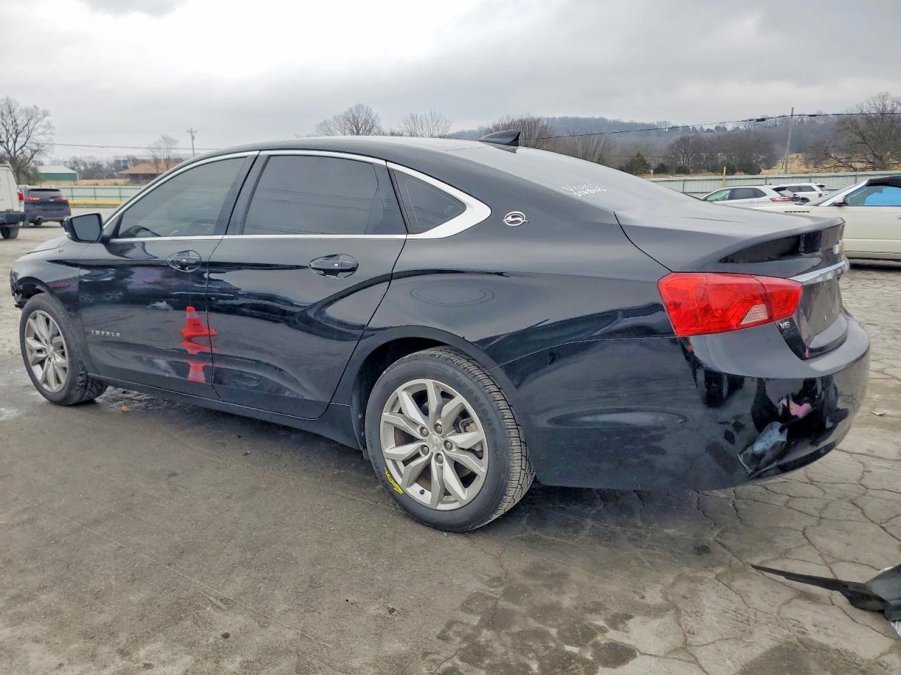 2018 CHEVROLET IMPALA LT photo 2