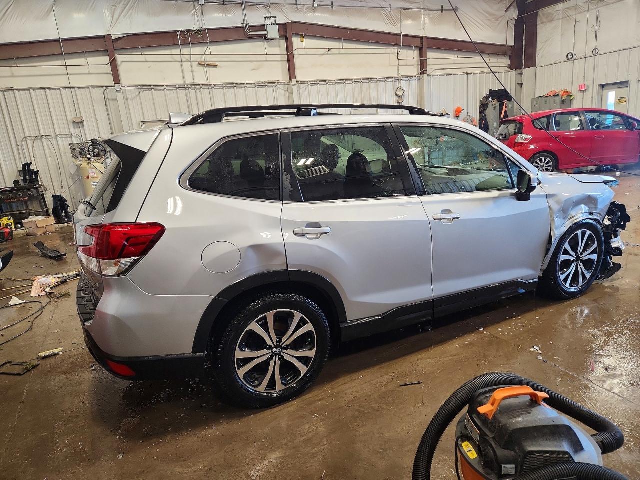 2019 SUBARU FORESTER LIMITED photo 3