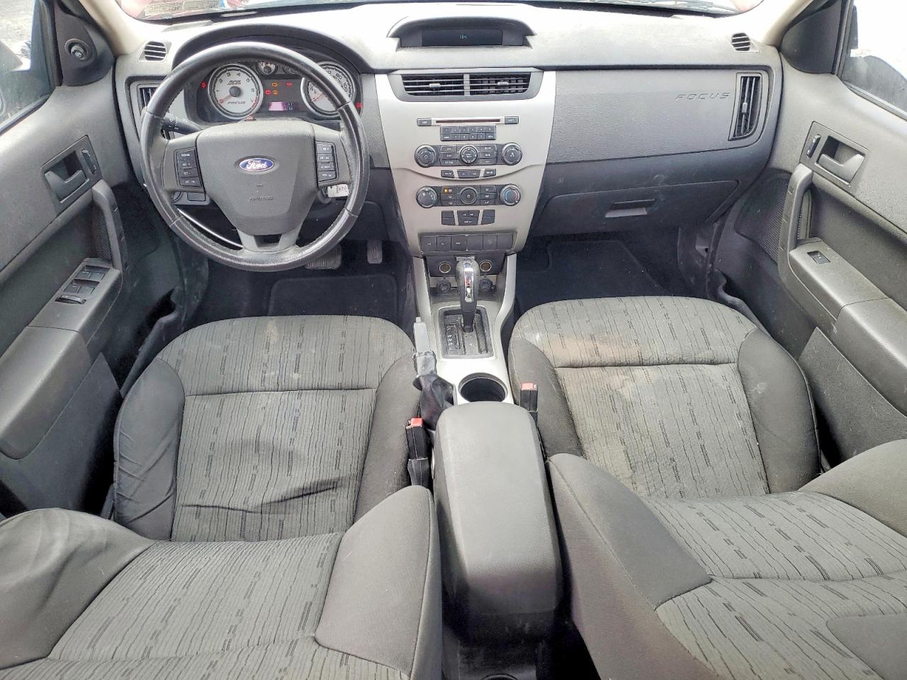 2009 FORD FOCUS SE photo 8