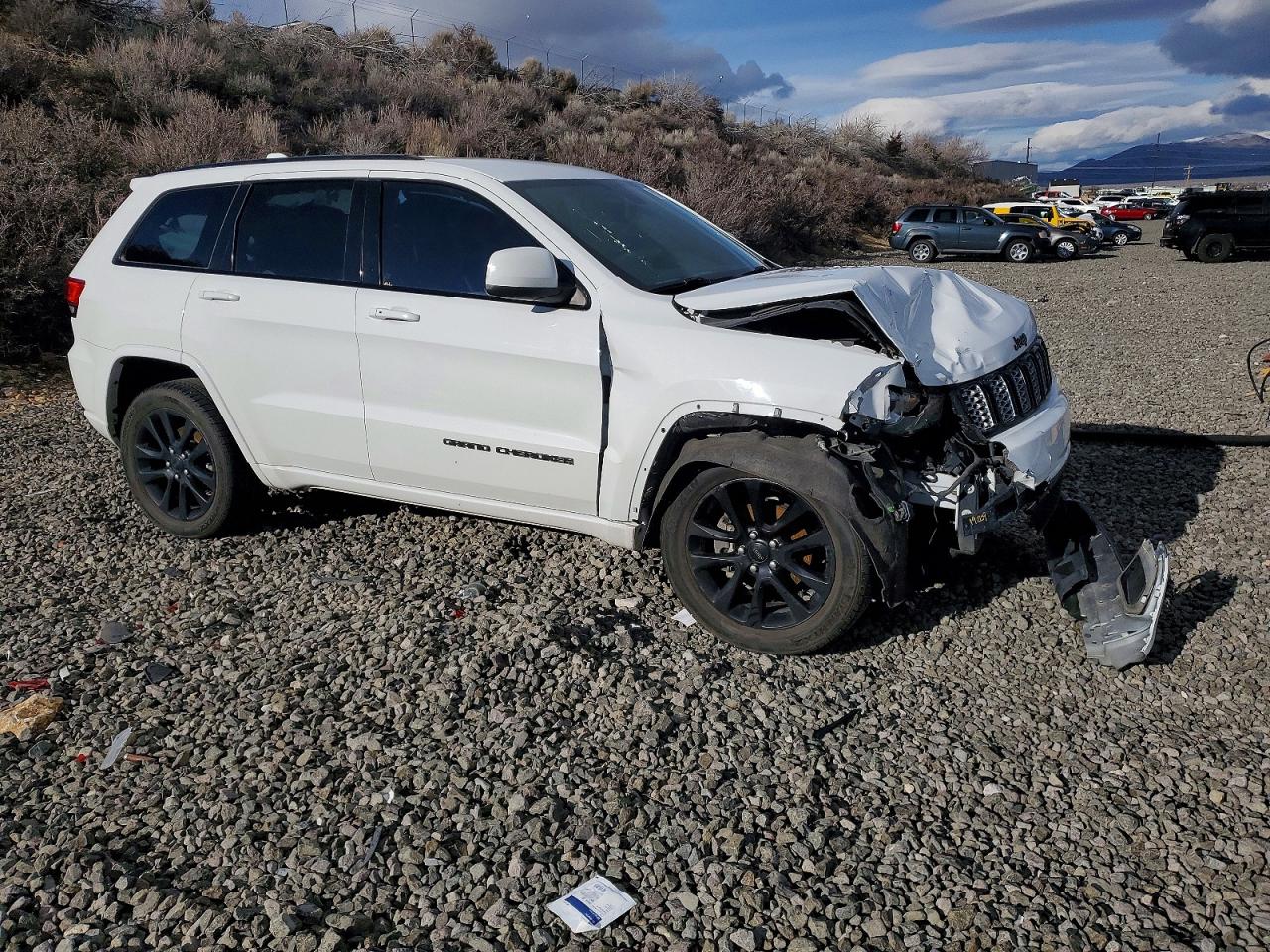 2018 JEEP GRAND CHEROKEE LAREDO photo 7