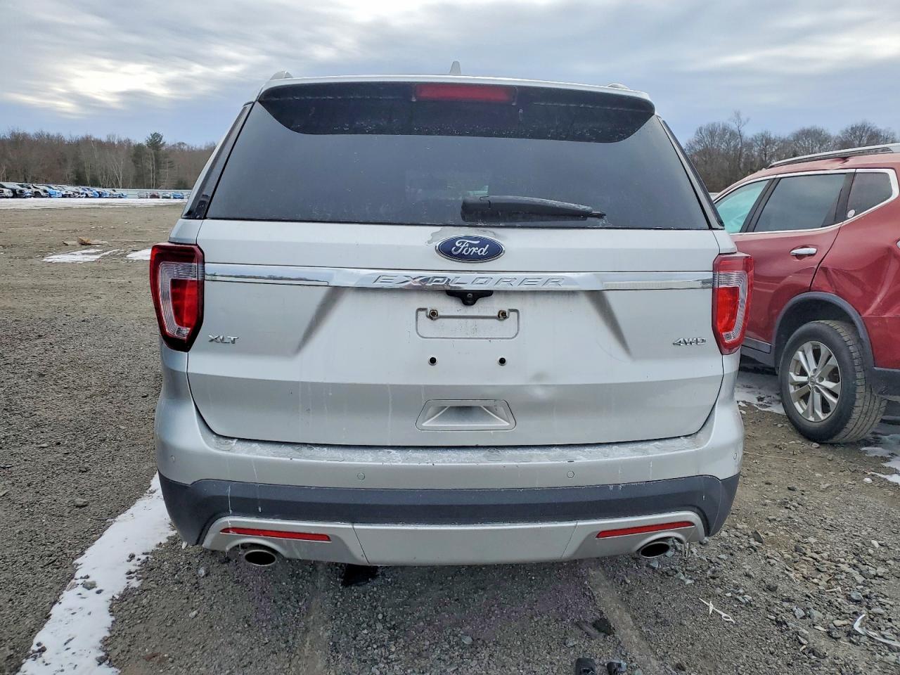 2016 FORD EXPLORER XLT photo 6