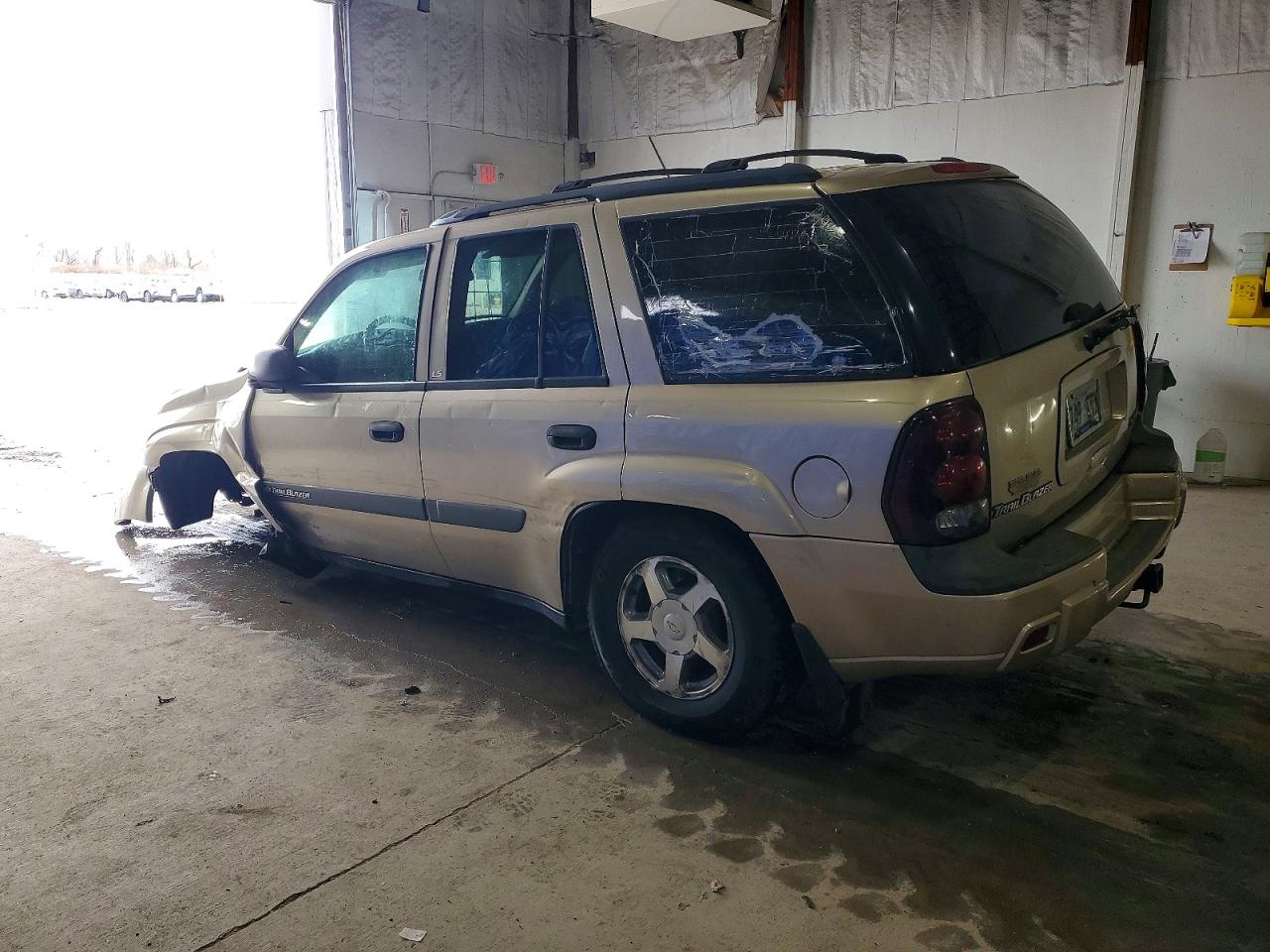 2004 CHEVROLET TRAILBLAZER LS photo 2