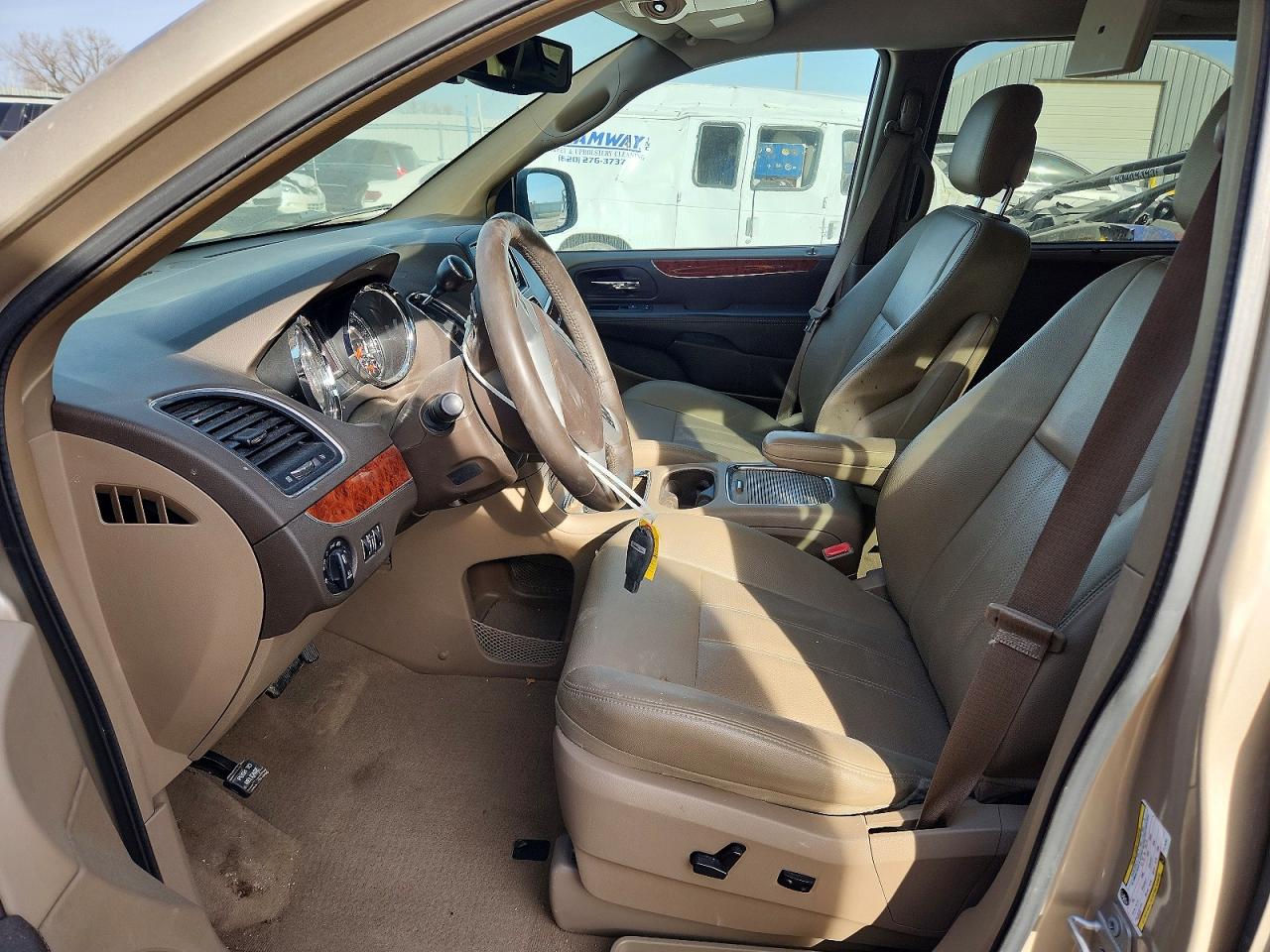 2015 CHRYSLER TOWN & COUNTRY TOURING L photo 7