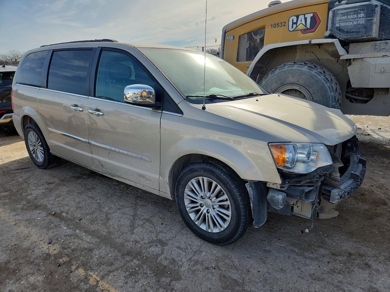 2015 CHRYSLER TOWN & COUNTRY TOURING L photo 4