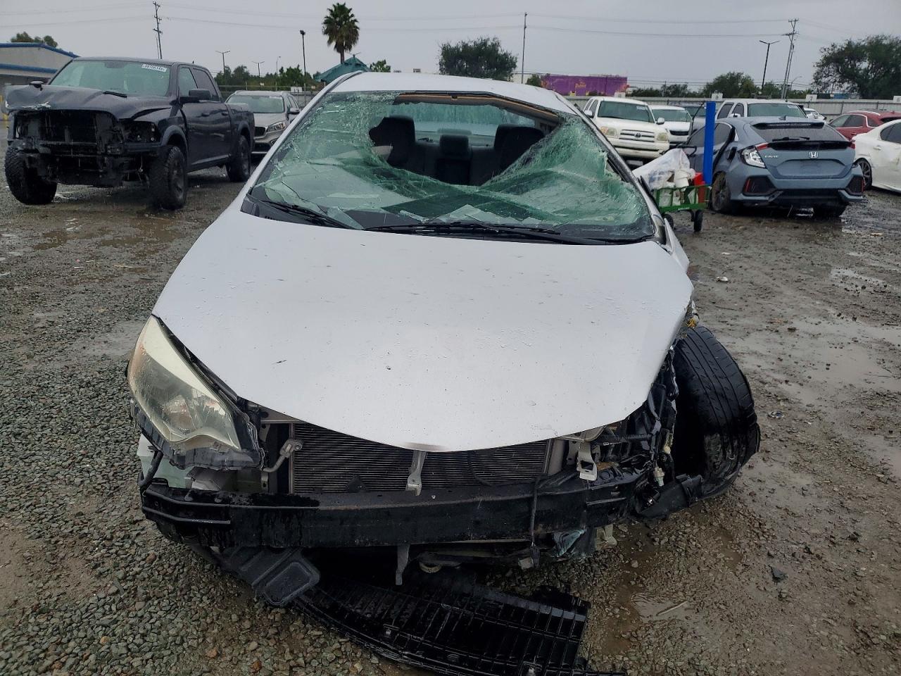 2016 TOYOTA COROLLA L photo 5