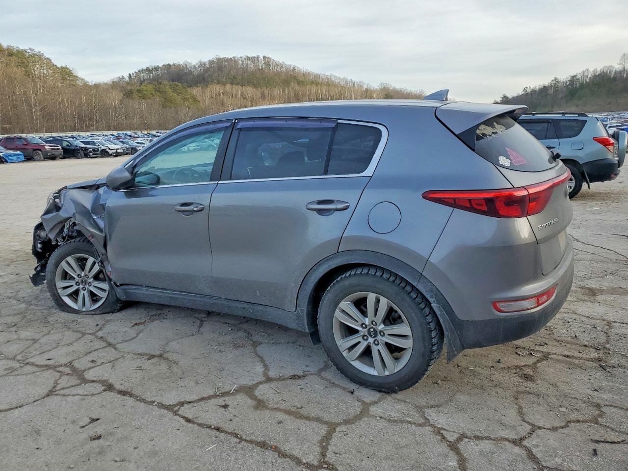 2017 KIA SPORTAGE LX photo 3