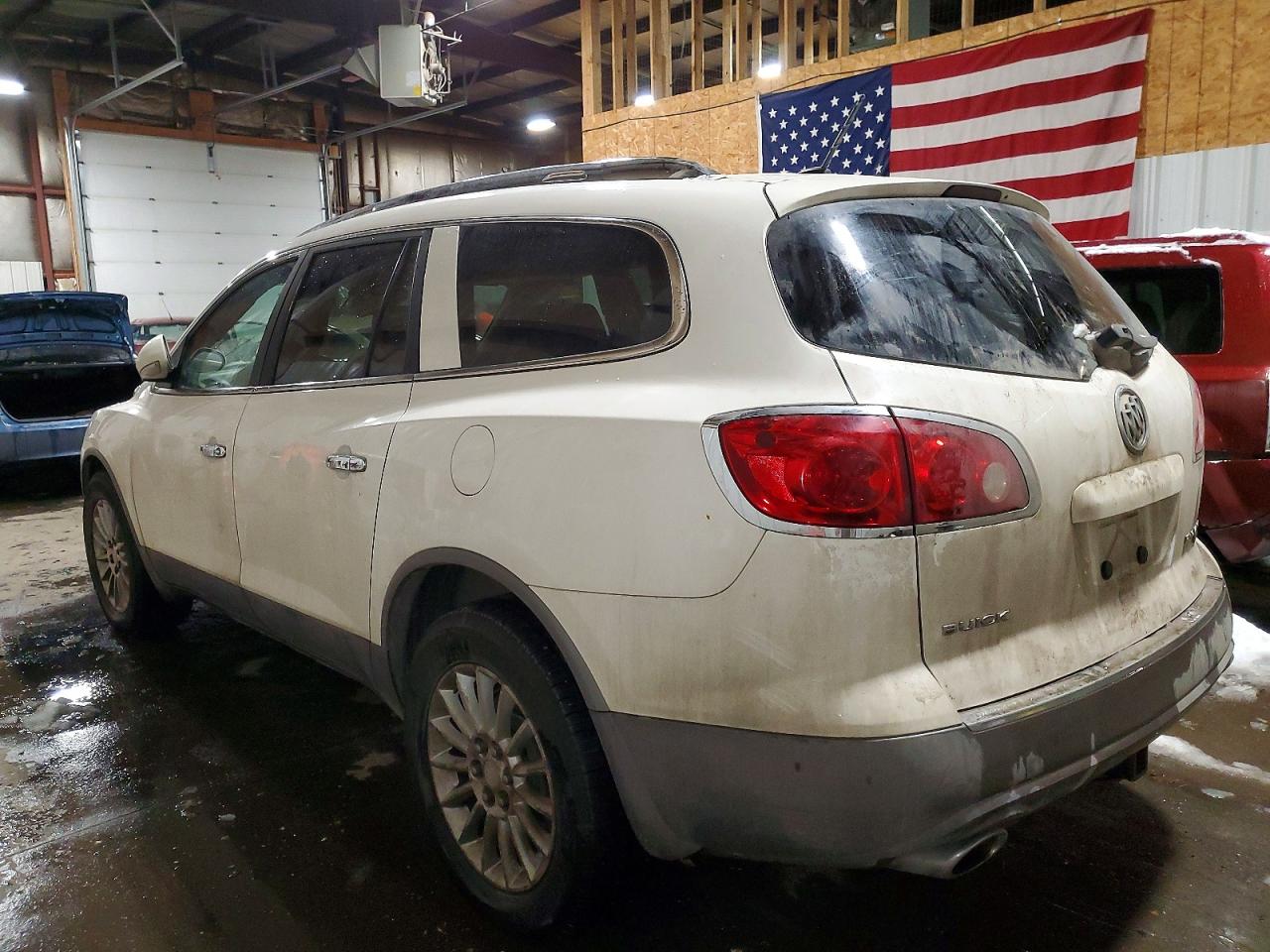 2009 BUICK ENCLAVE CXL photo 2