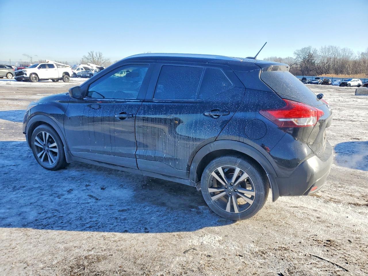 2018 NISSAN KICKS S photo 2
