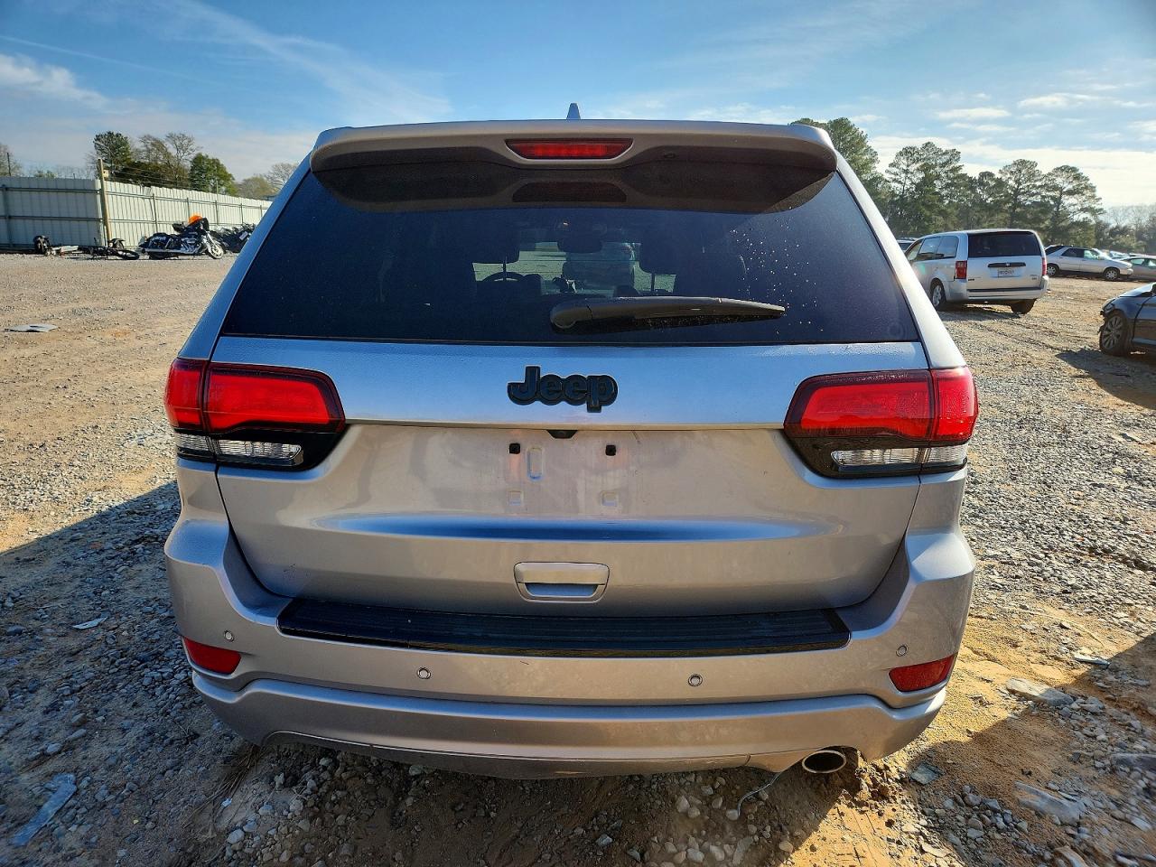 2018 JEEP GRAND CHEROKEE LAREDO photo 6