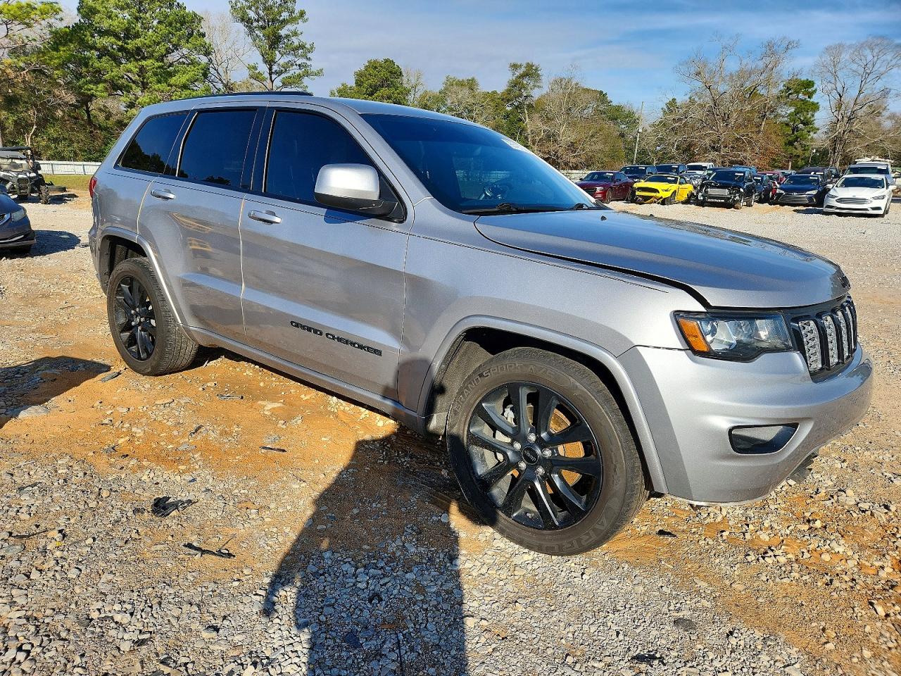 2018 JEEP GRAND CHEROKEE LAREDO photo 4